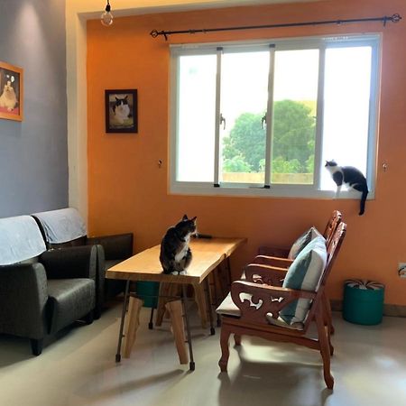 Sevilla Hostel T'ai-tung Zewnętrze zdjęcie