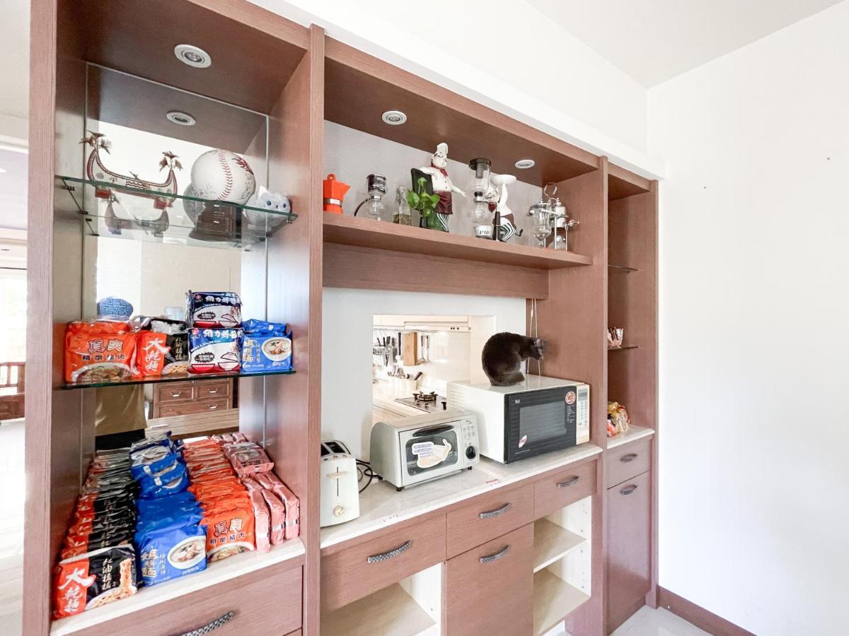 Sevilla Hostel T'ai-tung Zewnętrze zdjęcie