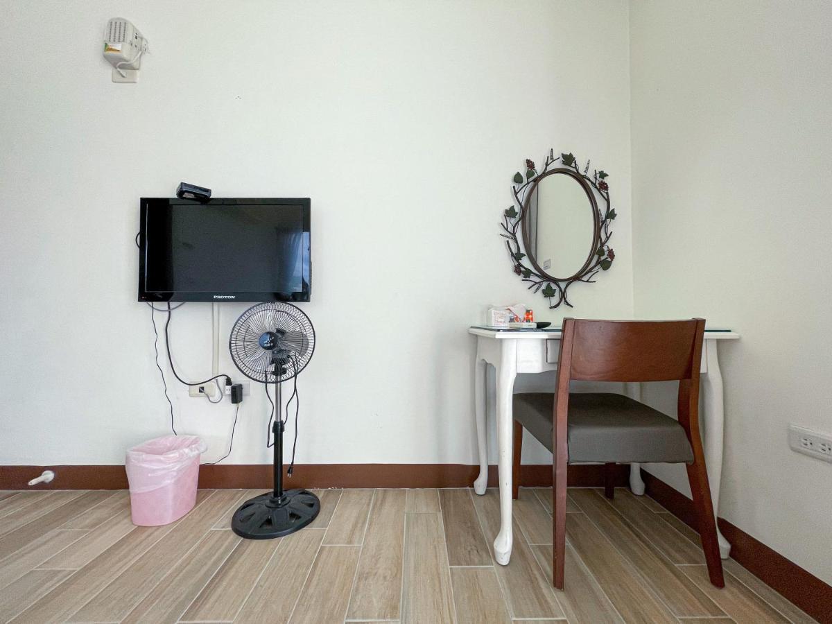 Sevilla Hostel T'ai-tung Zewnętrze zdjęcie