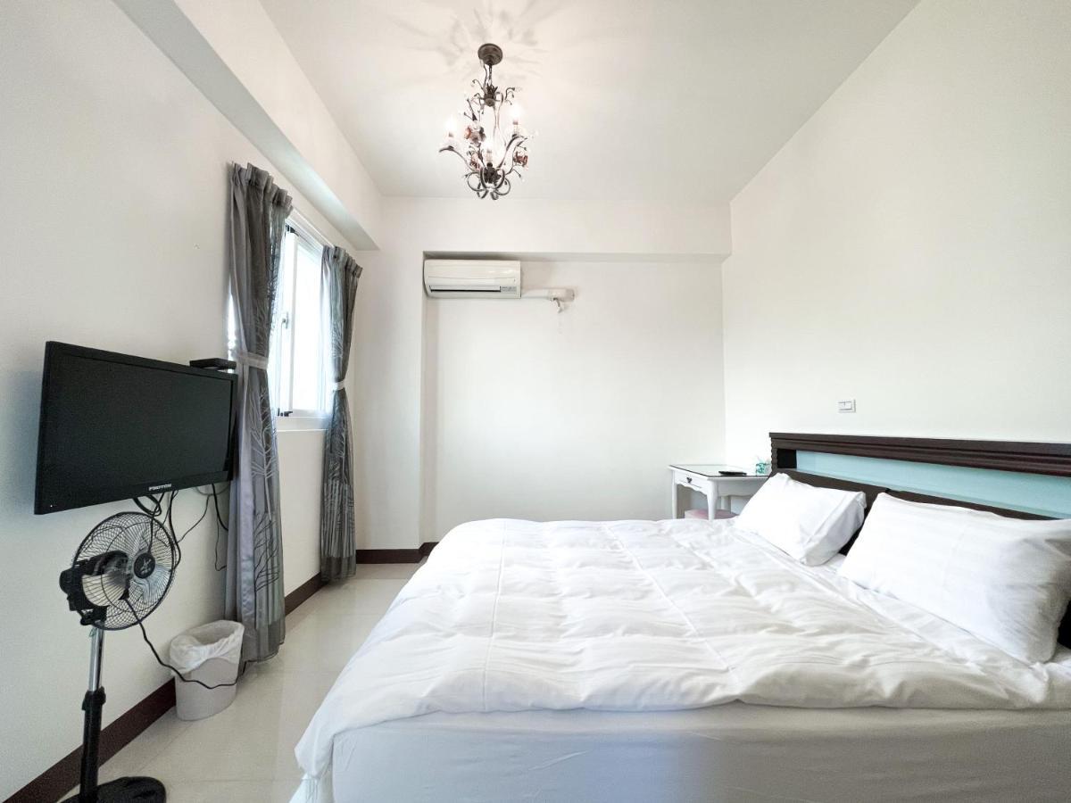 Sevilla Hostel T'ai-tung Zewnętrze zdjęcie
