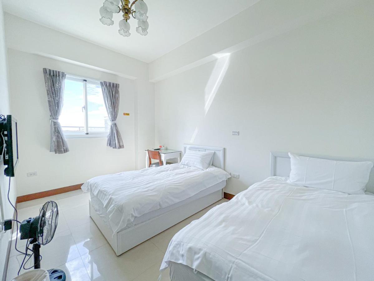 Sevilla Hostel T'ai-tung Zewnętrze zdjęcie