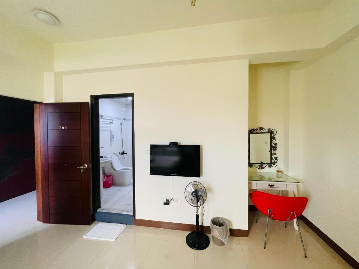 Sevilla Hostel T'ai-tung Zewnętrze zdjęcie